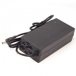 Cargador 36v 2A salida DC...